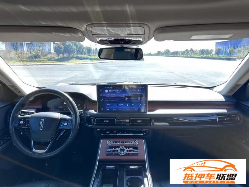  21年林肯飛行家轎車 