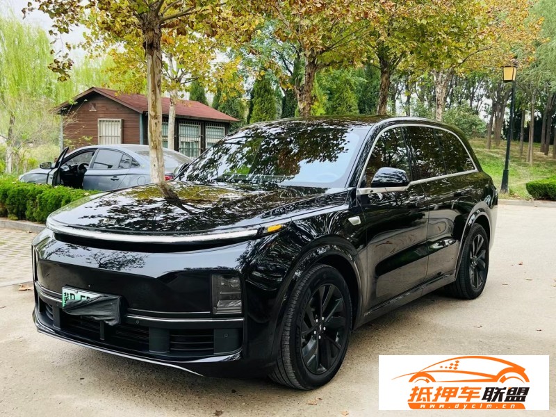  23年理想L8SUV 