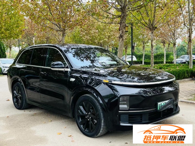  23年理想L8SUV 