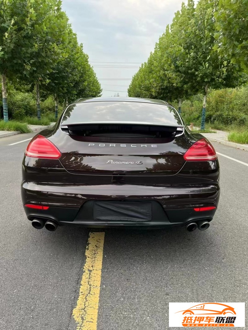 15年保時(shí)捷帕納梅拉轎車(chē) 