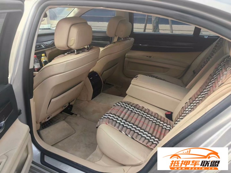  12年寶馬7系轎車 