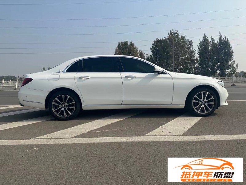  18年奔馳E轎車 