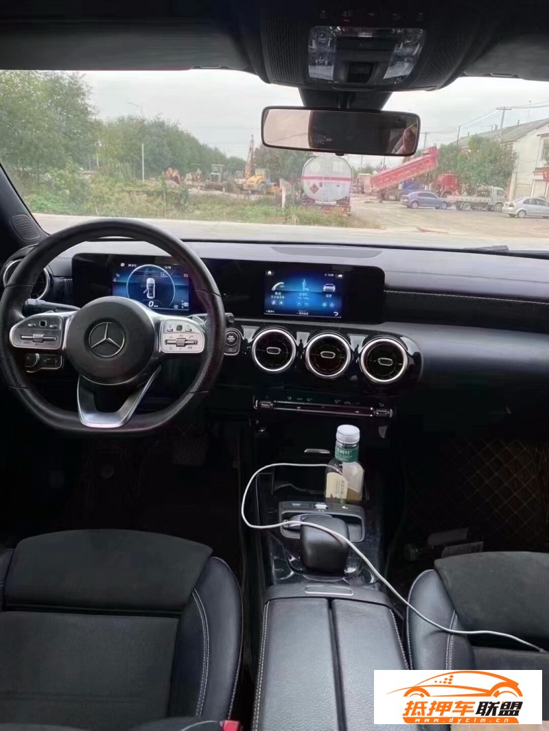  19年奔馳A轎車 