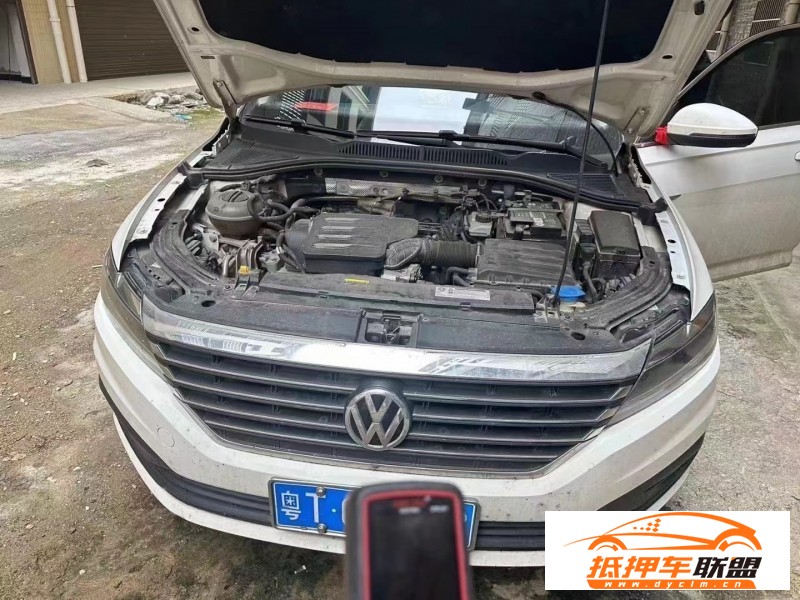  18年大眾朗逸轎車 
