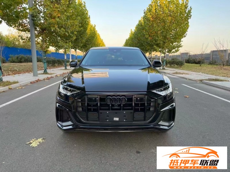  21年奧迪Q8轎車 