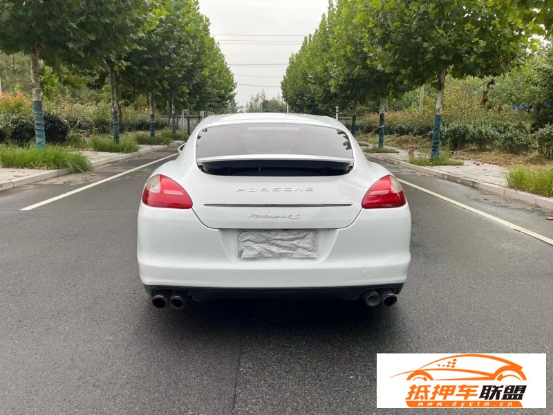  13年保時(shí)捷帕納梅拉轎車 