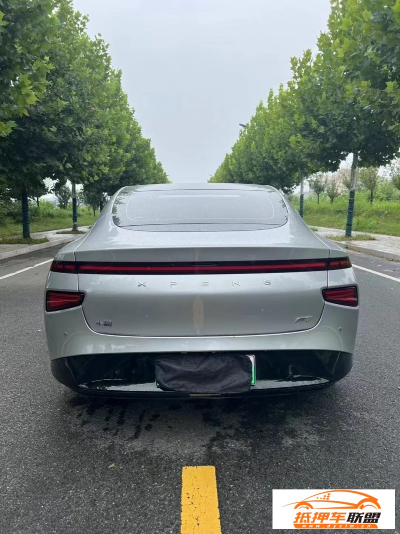  22年小鵬汽車P7轎車 