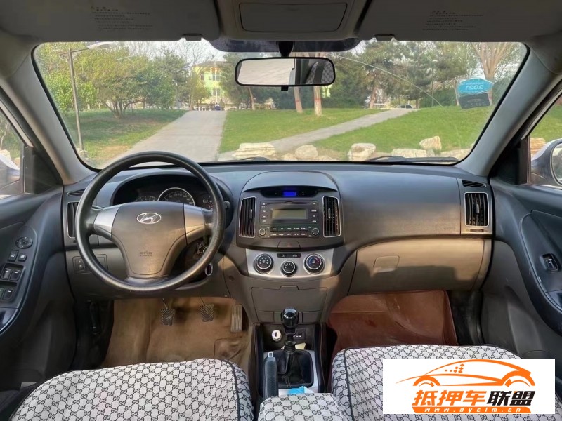  15年現(xiàn)代悅動(dòng)轎車 