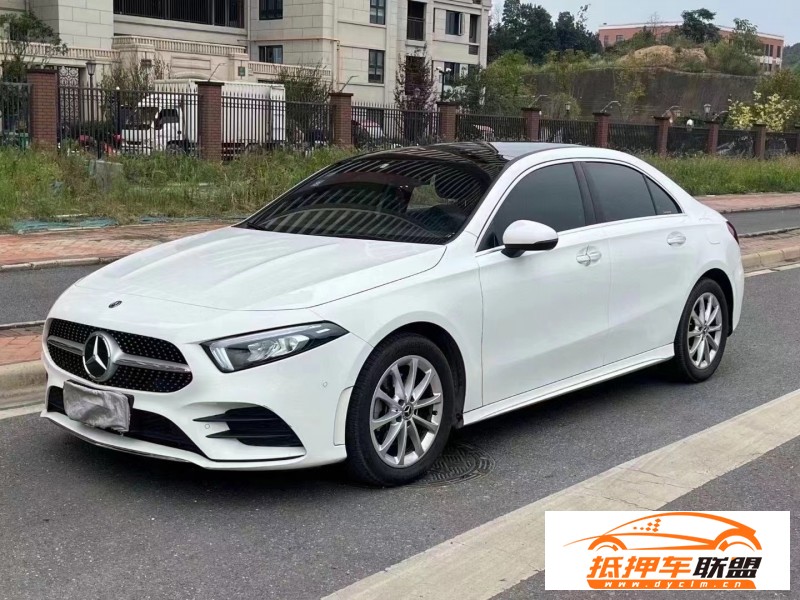  19年奔馳A轎車 