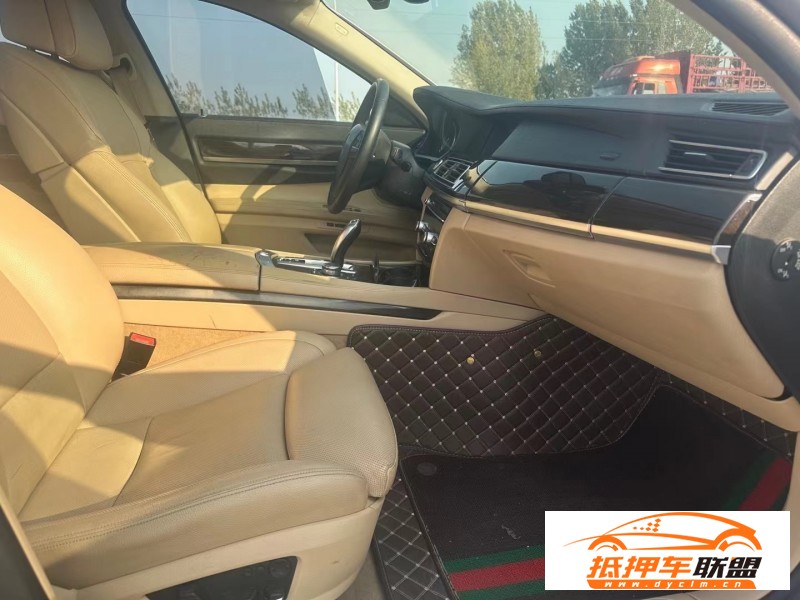  13年寶馬7系轎車 