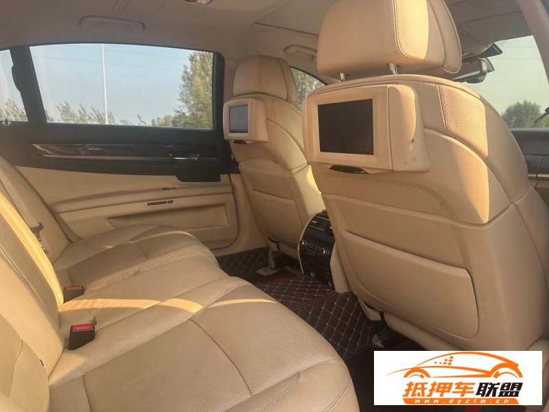  13年寶馬7系轎車 