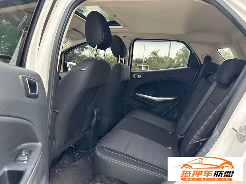  18年福特翼搏轎車 