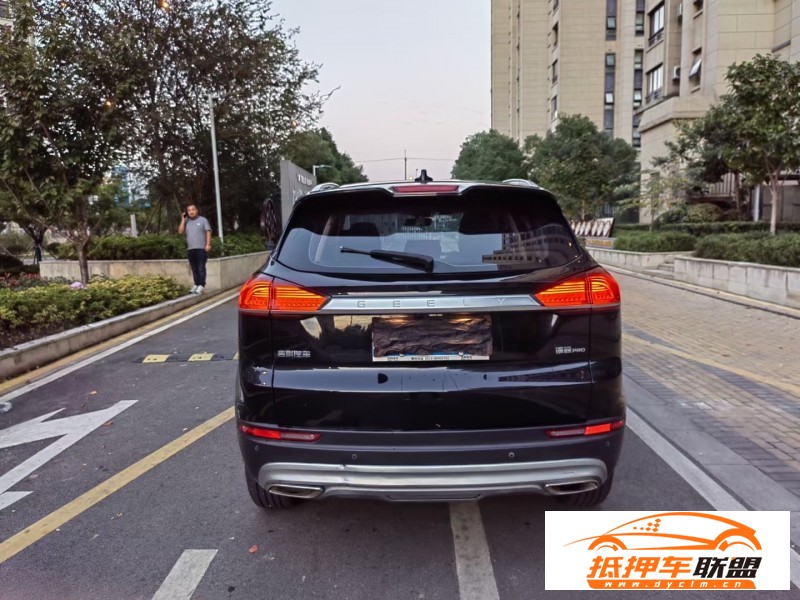  20年吉利博越轎車 