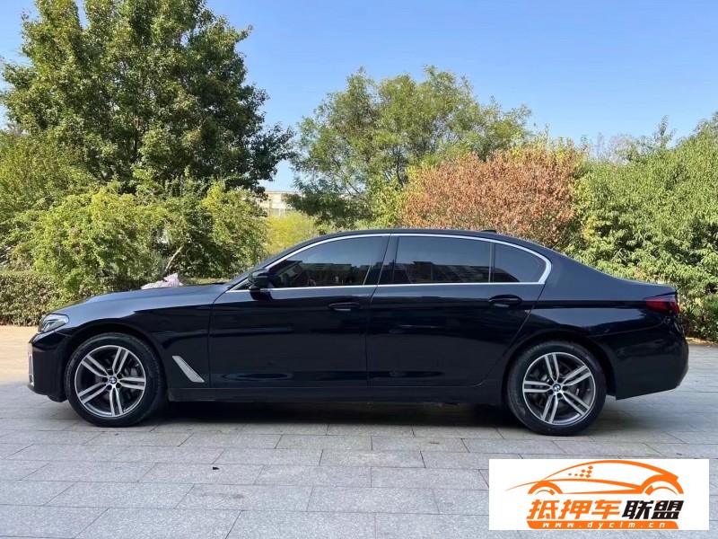  22年寶馬5系轎車 