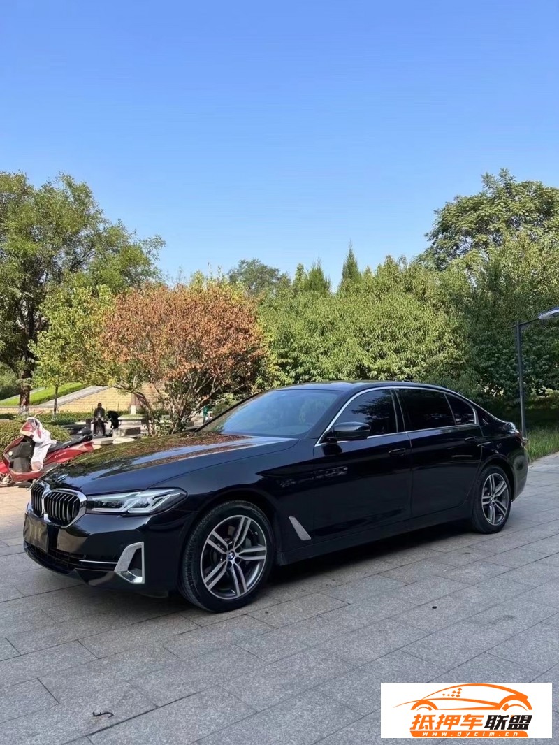  22年寶馬5系轎車 