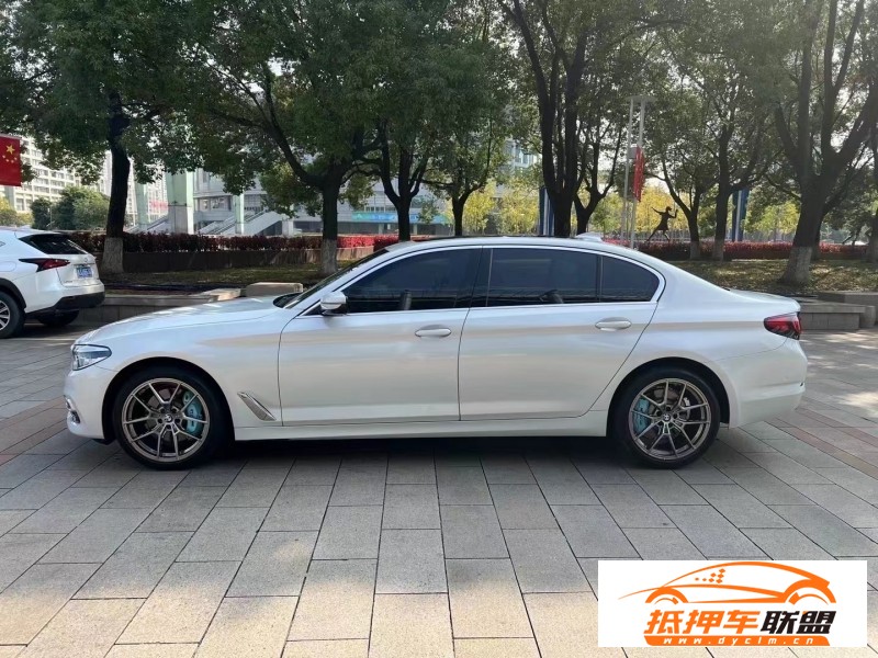  19年寶馬5系轎車 