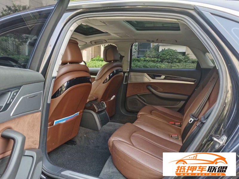  15年奧迪A8L轎車 