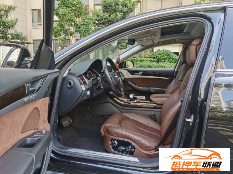  15年奧迪A8L轎車 