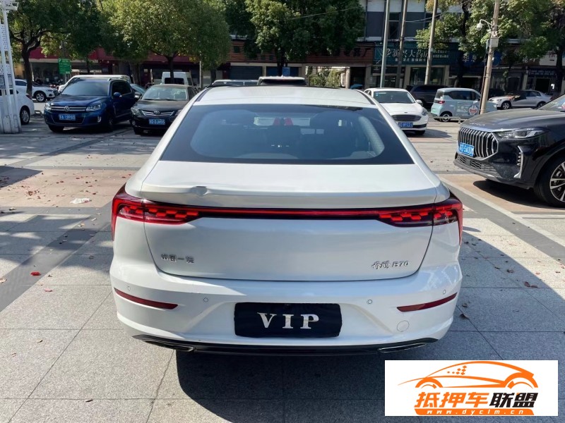  22年奔騰B70轎車 