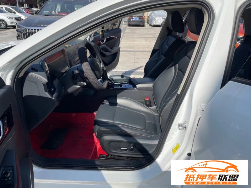  22年奔騰B70轎車 