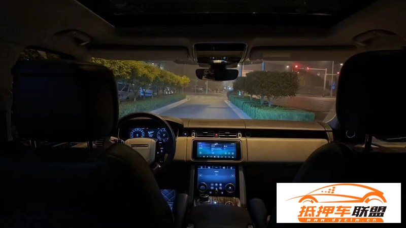  18年路虎攬勝行政轎車 