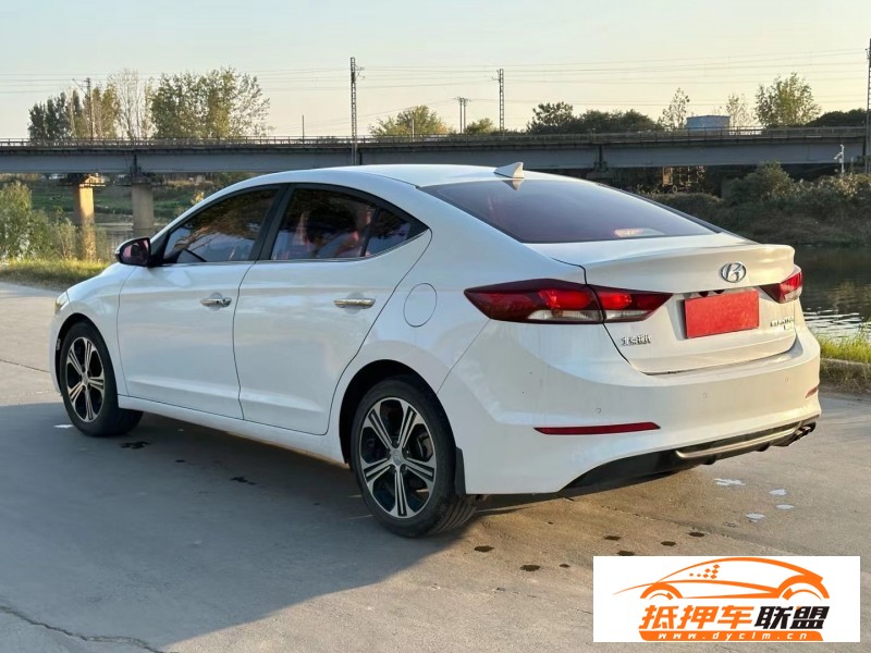  19年現(xiàn)代領(lǐng)動(dòng)轎車(chē) 