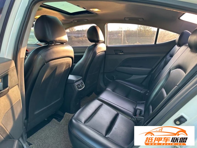  19年現(xiàn)代領(lǐng)動(dòng)轎車(chē) 