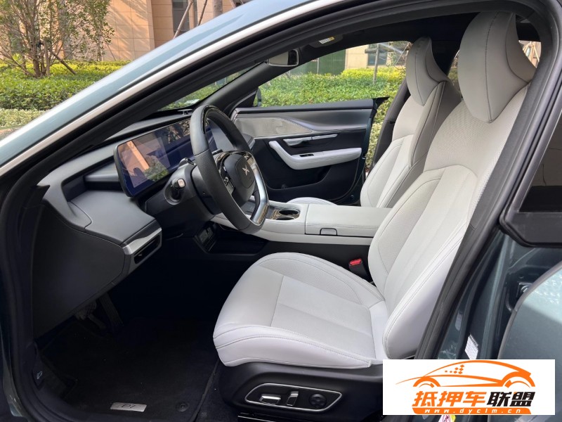  23年小鵬汽車P7轎車 