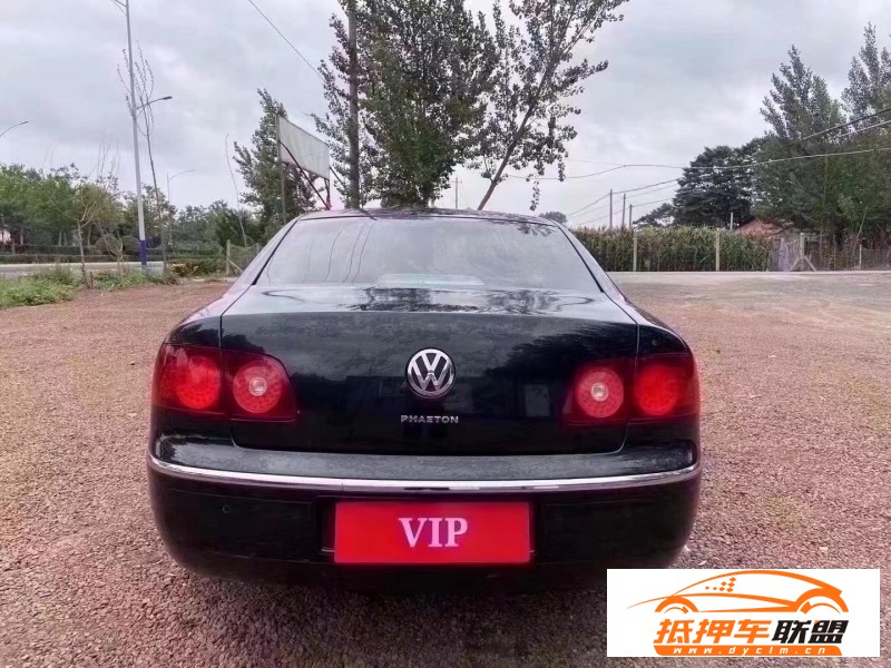  11年大眾輝騰轎車 