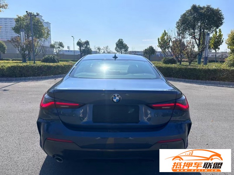  22年寶馬4系轎車 