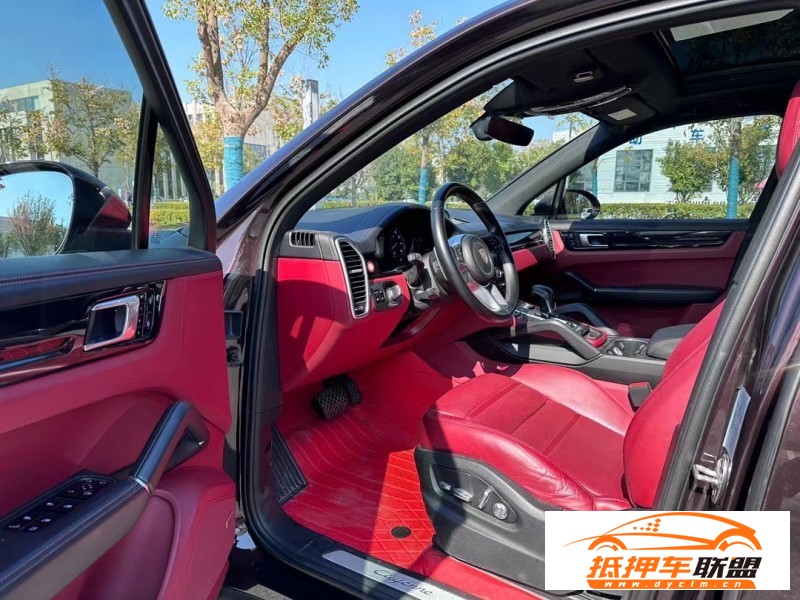  21年保時(shí)捷卡宴轎車 