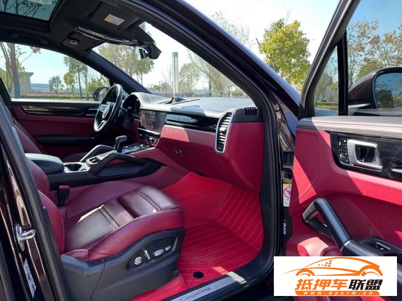  21年保時(shí)捷卡宴轎車 