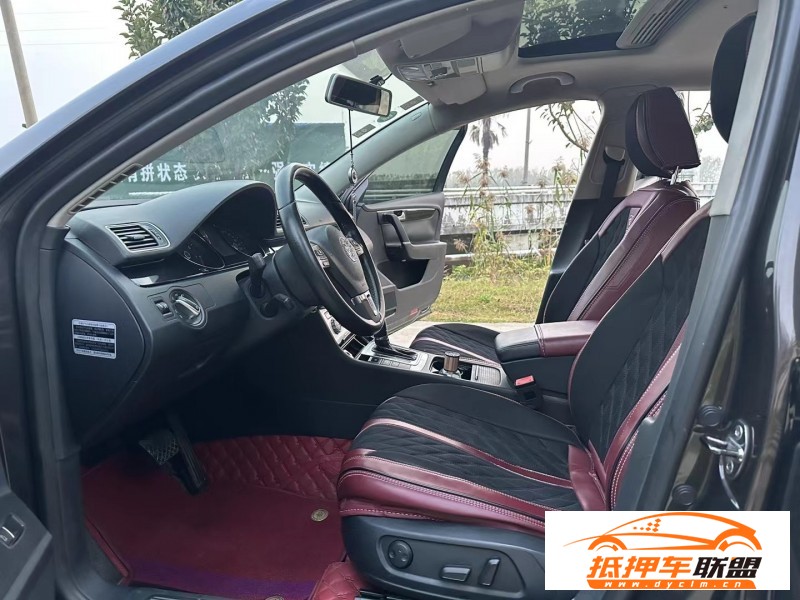  12年大眾邁騰轎車 