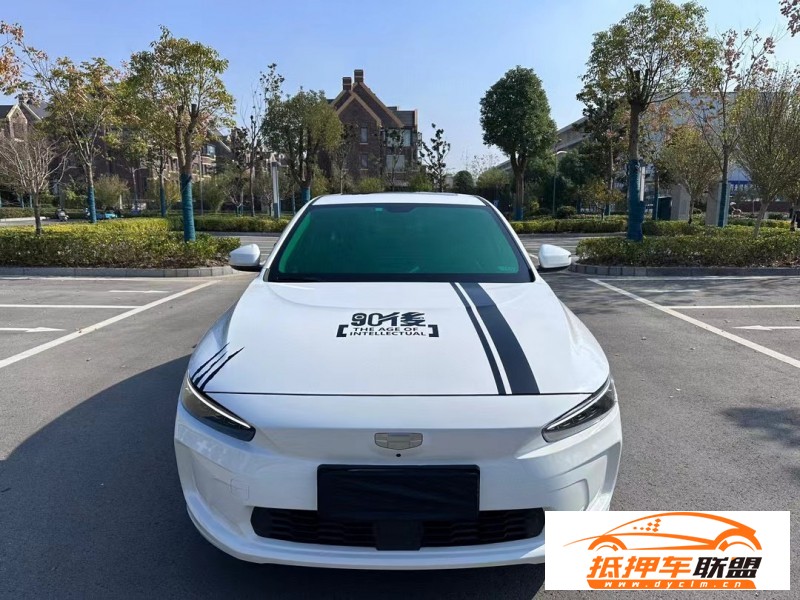  22年吉利幾何轎車 