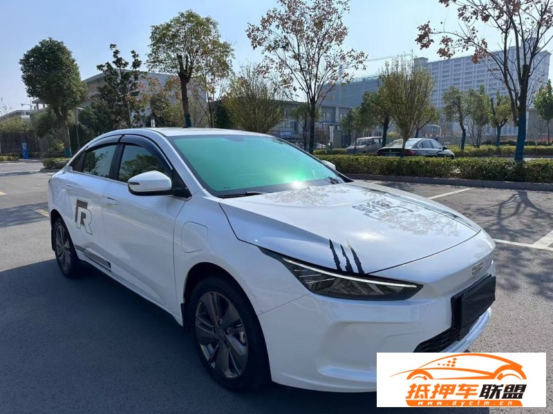  22年吉利幾何轎車 
