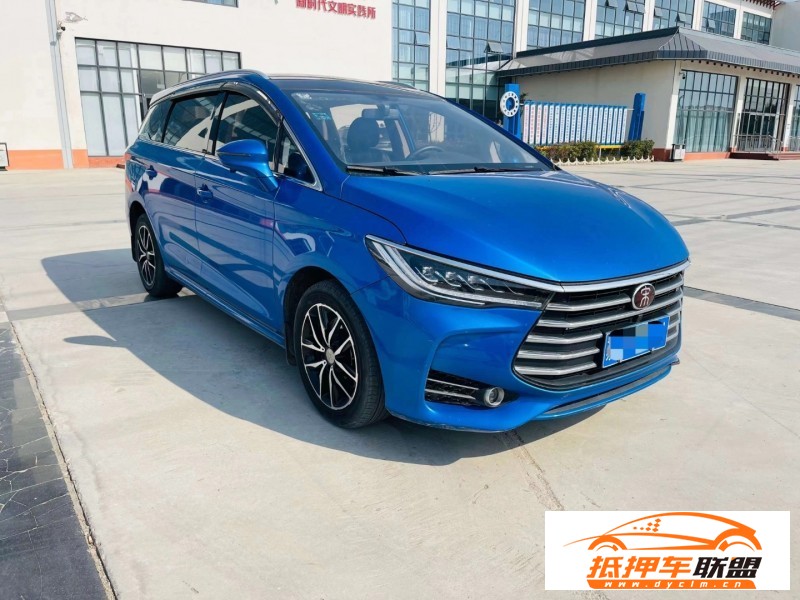  18年比亞迪宋轎車 