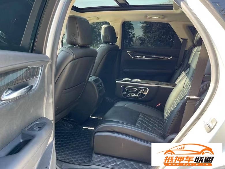  17年凱迪拉克XT5SUV 