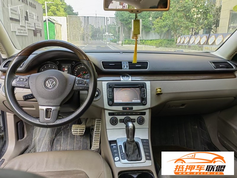  15年大眾邁騰轎車 