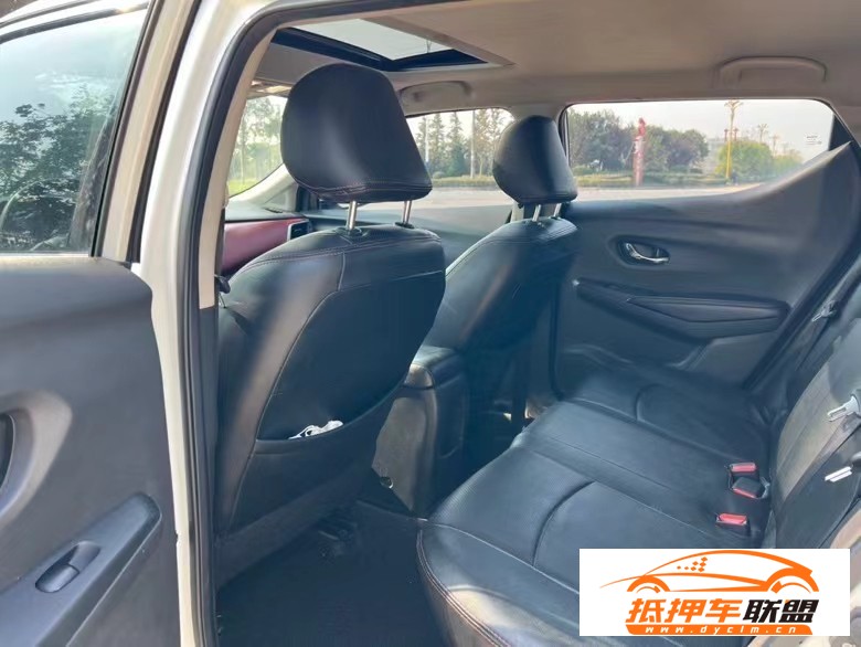  17年日產(chǎn)藍(lán)鳥轎車 
