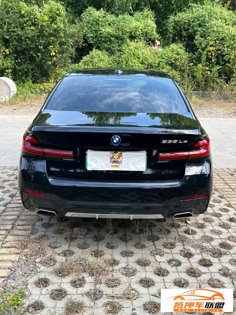  22年寶馬5系轎車 
