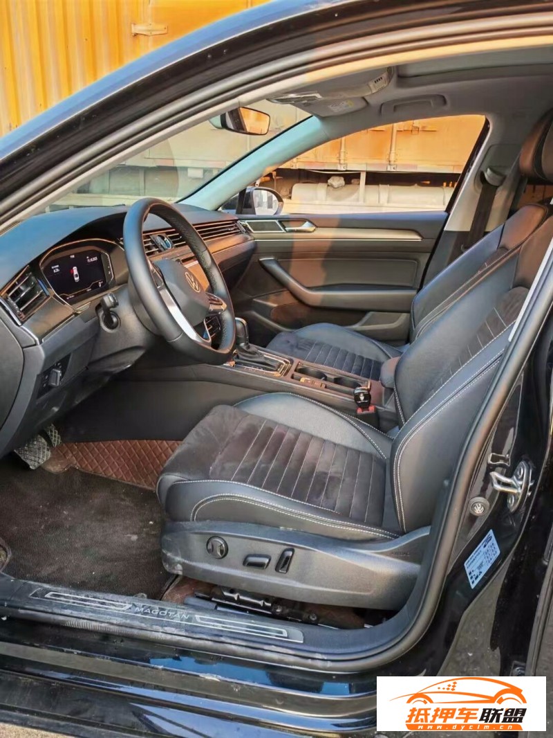  22年大眾邁騰轎車 