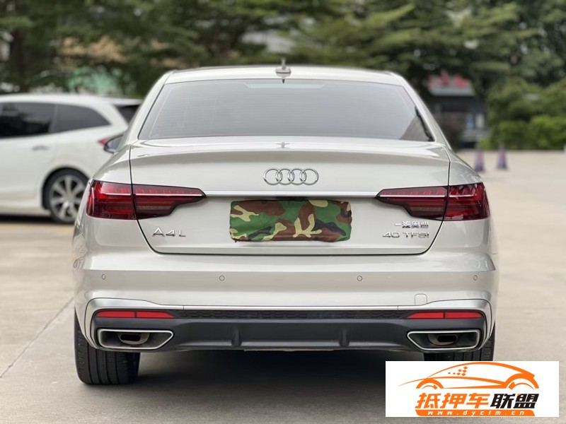  22年奧迪A4L轎車 