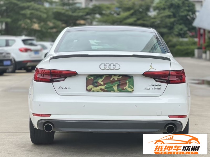  17年奧迪A4L轎車 