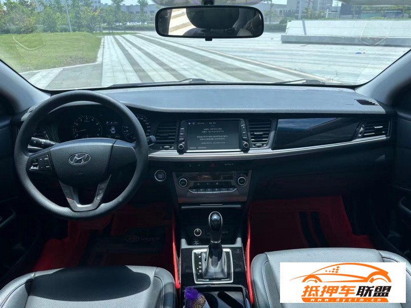  21年現(xiàn)代名圖轎車 