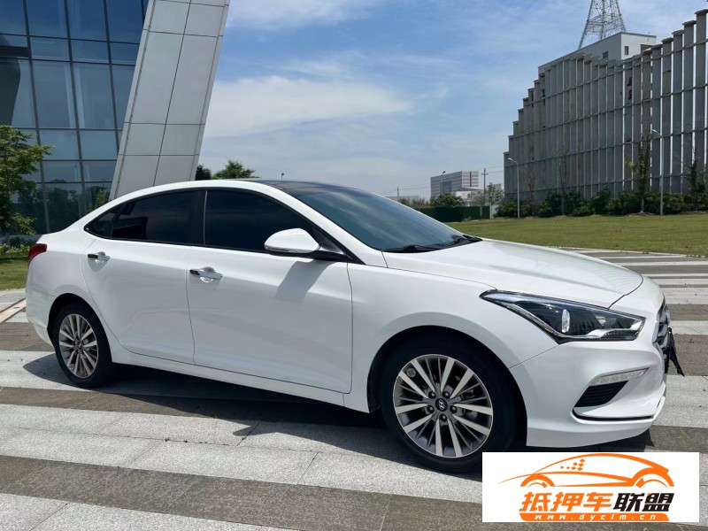 21年現(xiàn)代名圖轎車 