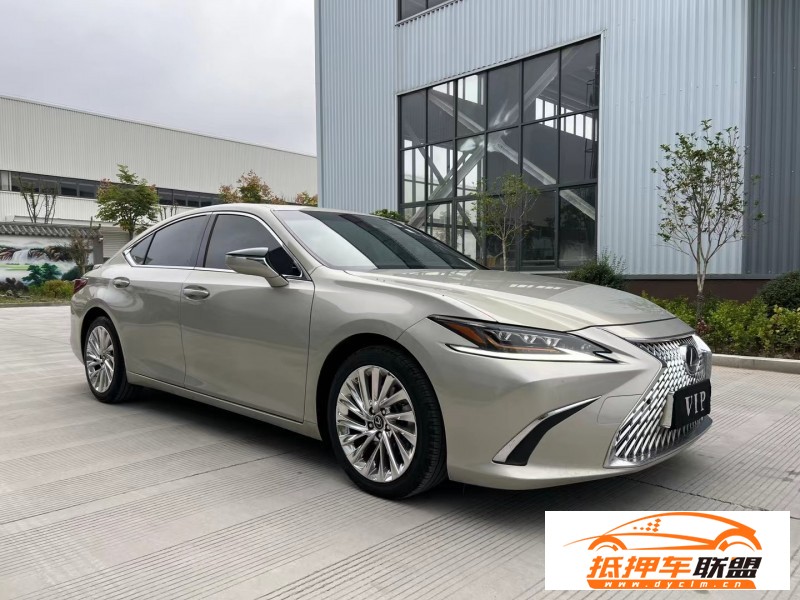  18年雷克薩斯ES轎車 