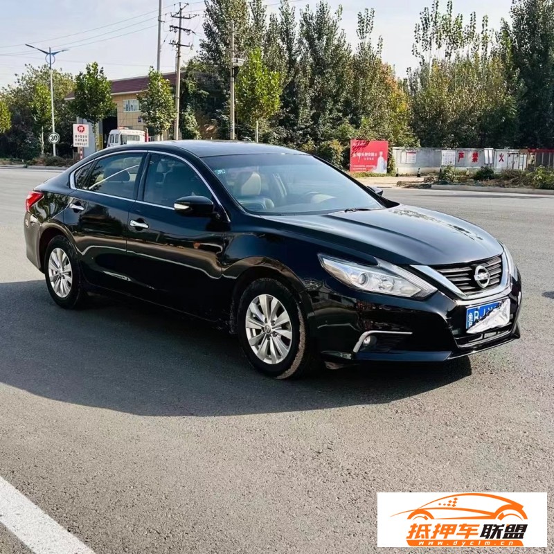  18年日產(chǎn)天籟轎車 