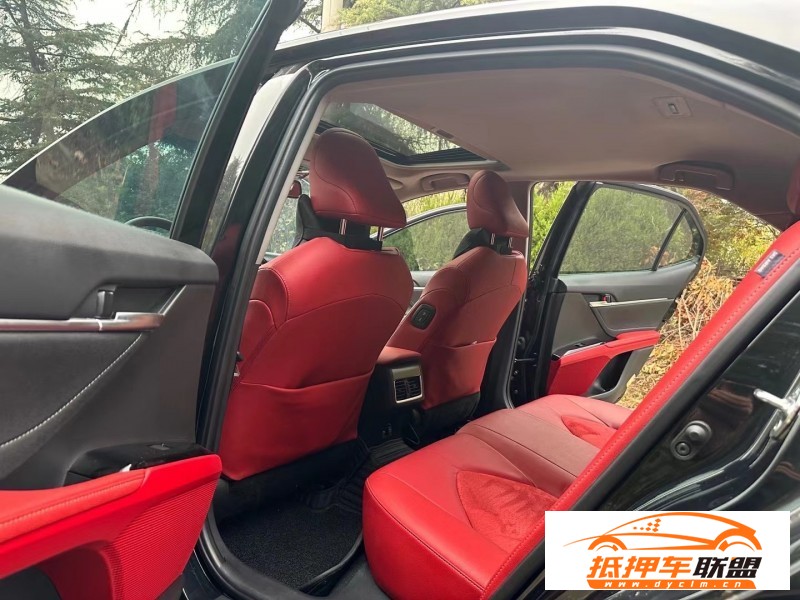  22年豐田凱美瑞轎車 
