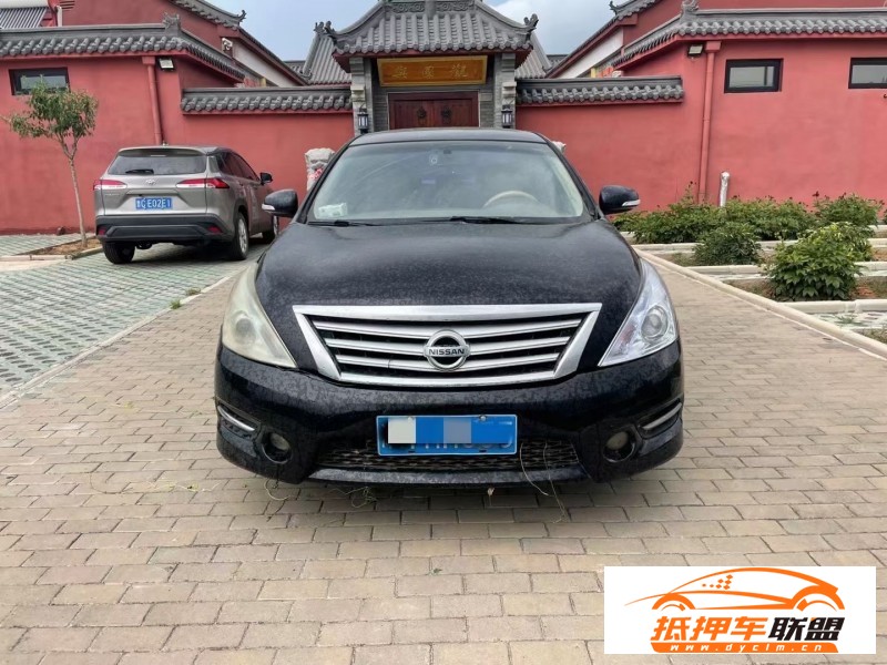  13年日產(chǎn)天籟轎車 