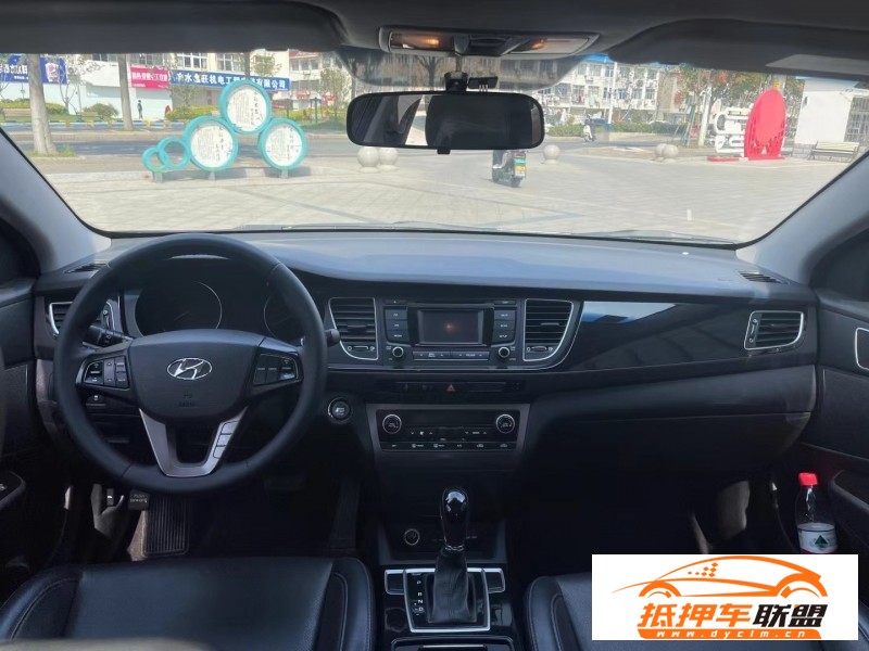  15年現(xiàn)代名圖轎車 